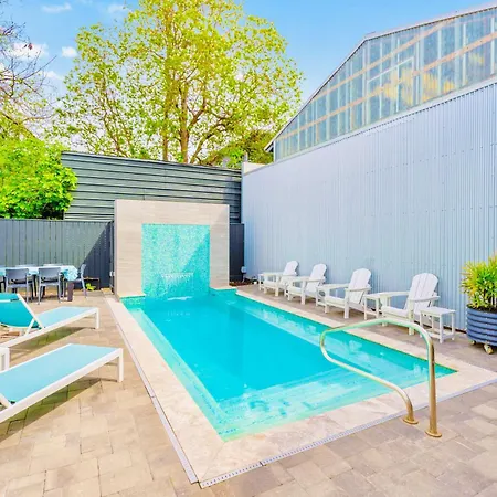 Private Pool - Massive Game & Living-dining Space - The Moon Bywater New Orleans
