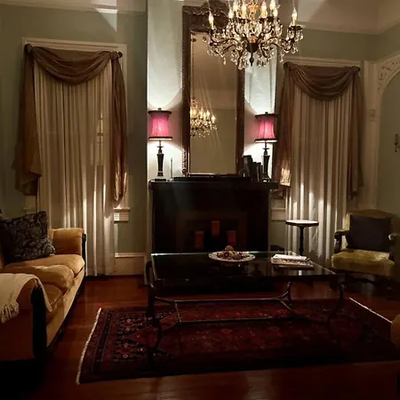 Boutique Queen Suite, Balcony-near French Quarter 3* New Orleans