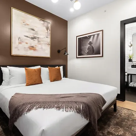Eleven48 Aparthotel 3*