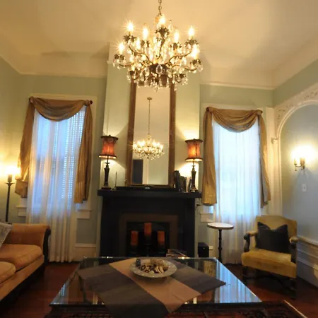 Boutique Double Queen Balcony And Pool Bed & Breakfast New Orleans