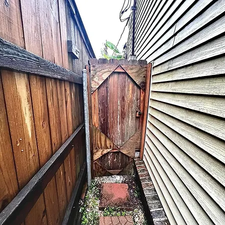 A Courtyard Garden Retreat With Splash Pool * New Orleans