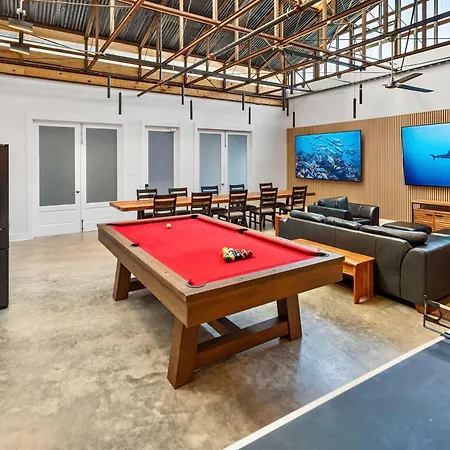 Private Pool - Massive Game & Living-dining Space - The Moon Bywater New Orleans
