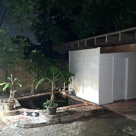 Holiday home A Courtyard Garden Retreat With Splash Pool New Orleans