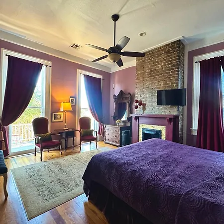 Boutique Queen Suite, Balcony-near French Quarter 3*