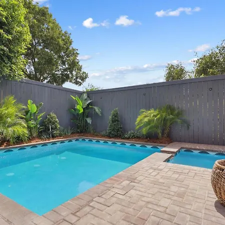 Grand 10br Nola Retreat Dual Heated Pools & Spas Holiday home New Orleans
