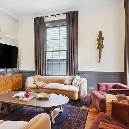 Grand 10br Nola Retreat Dual Heated Pools & Spas Holiday home New Orleans
