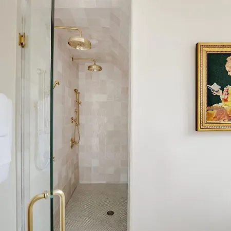 Hotel 24 Bedroom Boutique Buyout Private Pool *
