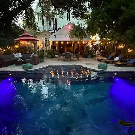 Bed & Breakfast Boutique King Balcony And Pool