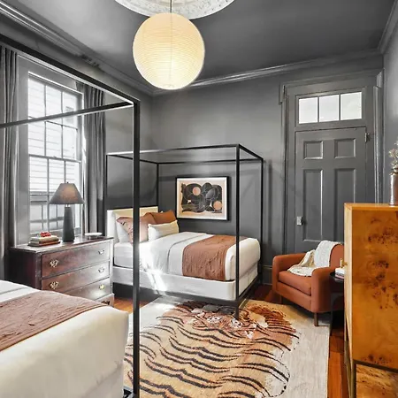 Grand 10br Nola Retreat Dual Heated Pools & Spas
