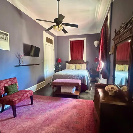Boutique Queen Suite, Balcony-near French Quarter 3*