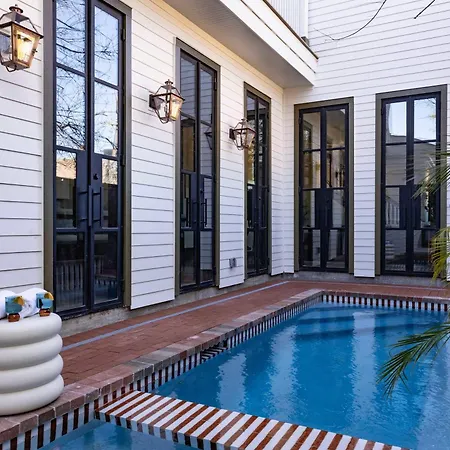 Holiday home 2 Designer Nola Homes Heated Pools & Rooftops New Orleans