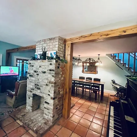 Holiday home A Courtyard Garden Retreat With Splash Pool New Orleans