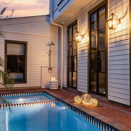 2 Designer Nola Homes Heated Pools & Rooftops Holiday home