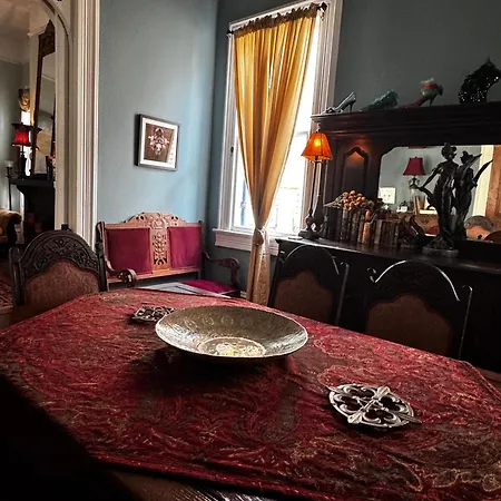 Boutique Queen Suite, Balcony-near French Quarter New Orleans