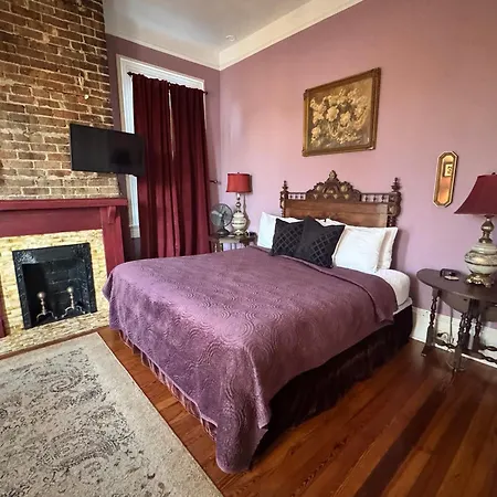 Boutique Double Queen Balcony And Pool 3*
