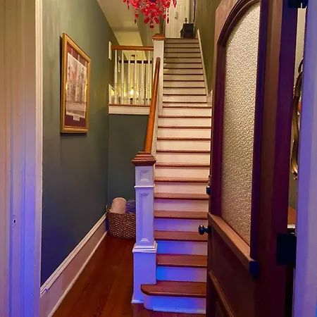 Boutique King Balcony And Pool Bed & Breakfast New Orleans