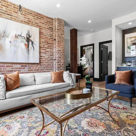 Eleven48 Aparthotel 3*