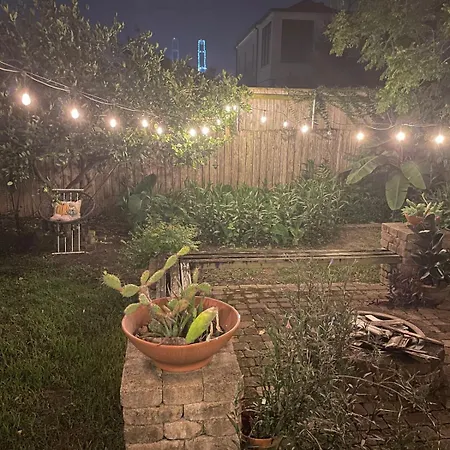 East Riverside- Great Location-quiet & * New Orleans