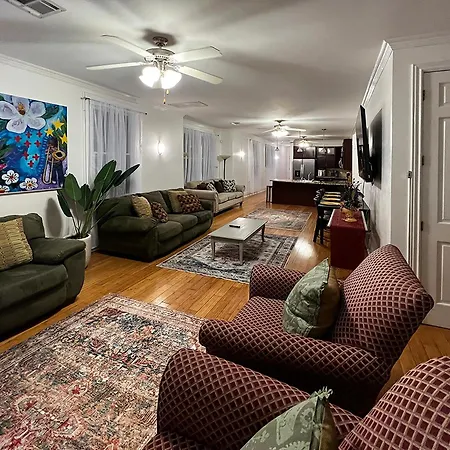 Spacious Napoleon Ave