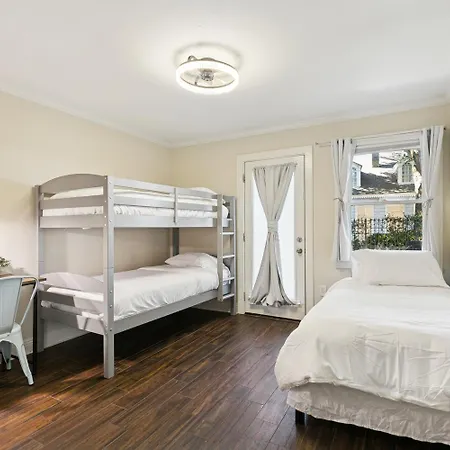 Apartment Cute 2bed 1bath, 7blocks From French Q, Steps To Jazz Venues, Free Gated Pk Include New Orleans