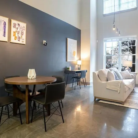 Apartment Landing Modern With Amazing Amenities