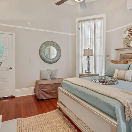 Lepage 7 - 2br1ba Loft Near Medical Corridor Apartment *