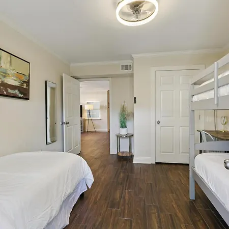 Apartment Cute 2bed 1bath, 7blocks From French Q, Steps To Jazz Venues, Free Gated Pk Include *