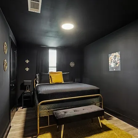 The Saints House, Luxury 5br Near Fq Apartment