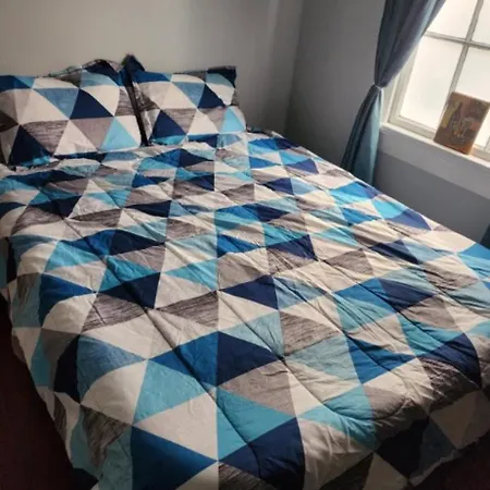 Apartment East Riverside- Great Location-quiet & *