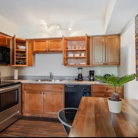 Apartment Cute 2bed 1bath, 7blocks From French Q, Steps To Jazz Venues, Free Gated Pk Include *