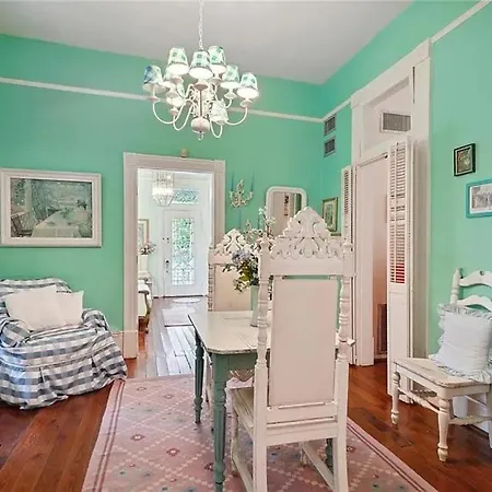 3 Or4br 2a, Gorgeous, Fq, Streetcar, Courtyard Sleeps 8 * New Orleans