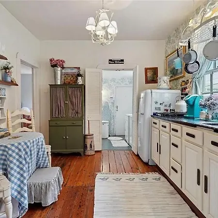 3 Or4br 2a, Gorgeous, Fq, Streetcar, Courtyard Sleeps 8