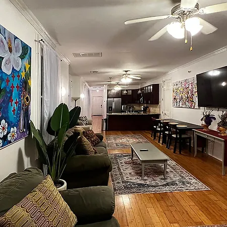 Apartment Spacious Napoleon Ave