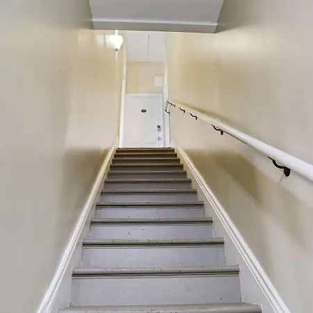 Treme 1br B- Near Hospital & Cbd Apartment