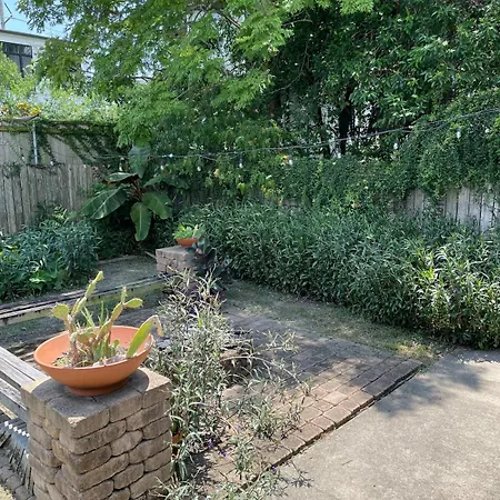 Apartment East Riverside- Great Location-quiet & *
