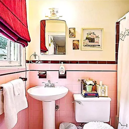 3 Or4br 2a, Gorgeous, Fq, Streetcar, Courtyard Sleeps 8 *