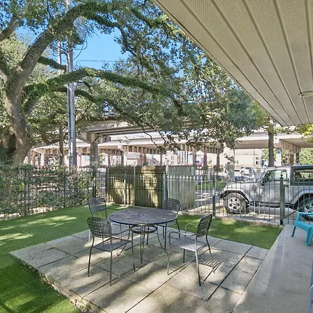 Cute 2bed 1bath, 7blocks From French Q, Steps To Jazz Venues, Free Gated Pk Include Apartment *