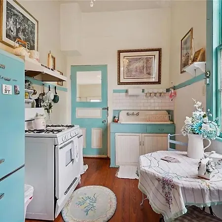 3 Or4br 2a, Gorgeous, Fq, Streetcar, Courtyard Sleeps 8 Apartment New Orleans