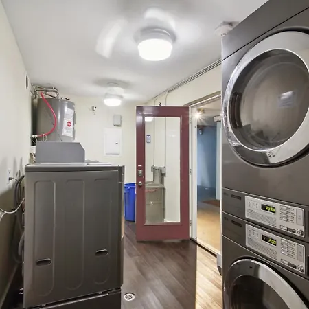Cute 2bed 1bath, 7blocks From French Q, Steps To Jazz Venues, Free Gated Pk Include Apartment