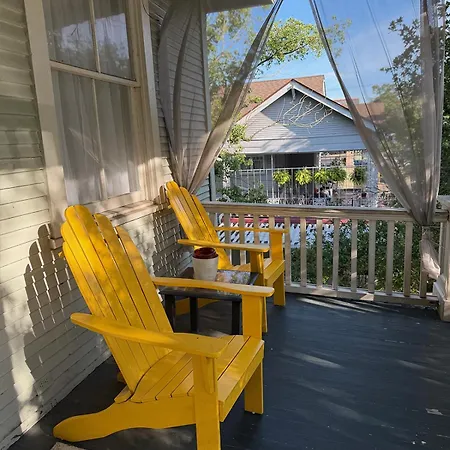 Apartment Spacious Napoleon Ave
