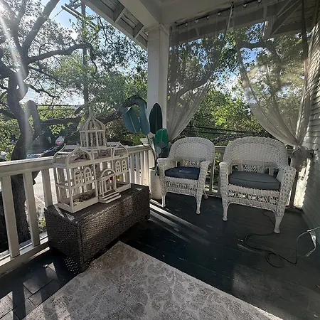 Spacious Napoleon Ave Apartment