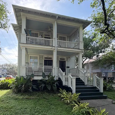 Spacious Napoleon Ave