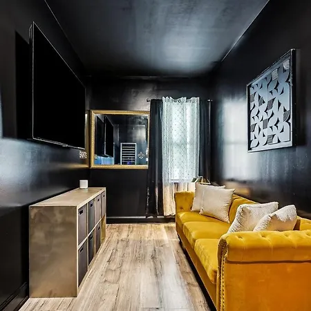 The Saints House, Luxury 10br Saints Oasis Apartment *