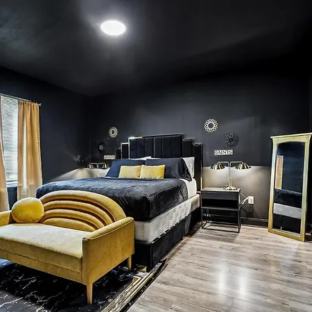 The Saints House, Luxury 10br Saints Oasis Apartment