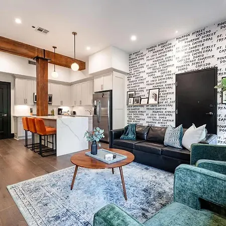 Hotel Downtown 4bd 4ba Sleeps 12 *