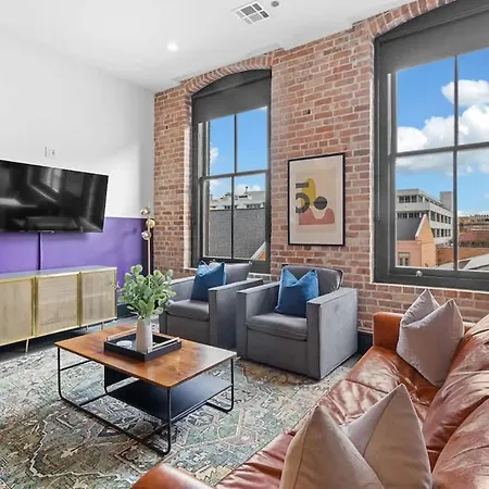 Prime Location Gym Gameroom Rooftop Pool * New Orleans