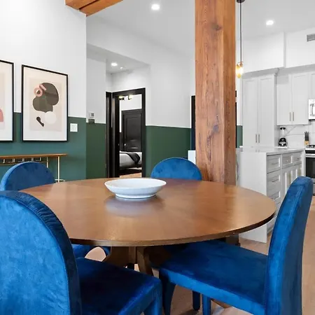 Downtown 2bd 2ba Pool Gym And Gameroom *