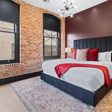 Downtown 2bd 2ba Pool Gym And Gameroom Hotel