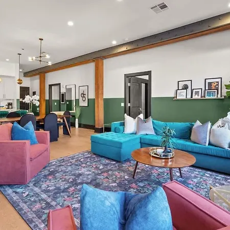 Huge 4bd 4ba With 2 Queen Sleeper Sofas Hotel