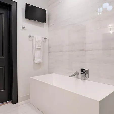 Prime Downtown 2bd Private Terrace New Orleans
